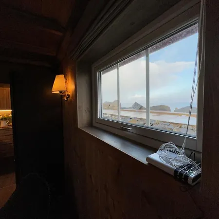 Ingrid Rorbu, A I Lofoten
