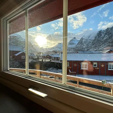 Ingrid Rorbu, A I Lofoten